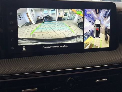 Certified 2025 Nissan Kicks SR FWD image 33