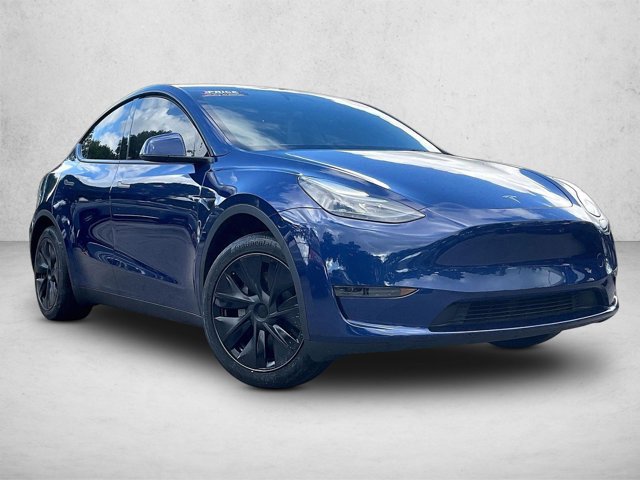 Used 2025 Tesla Model Y Long Range RWD image 12