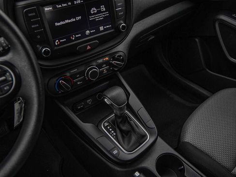 Certified 2024 Kia Soul LX w/ Option Group 015 image 18