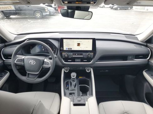 New 2026 Toyota Grand Highlander XLE image 24