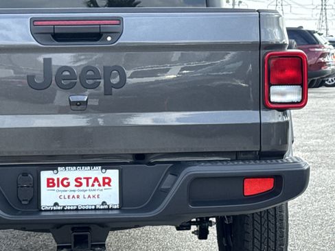 New 2026 Jeep Gladiator Sport AWD/4WD image 11
