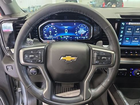 Used 2025 Chevrolet Silverado 1500 LTZ w/ LTZ Convenience Package II AWD/4WD image 18