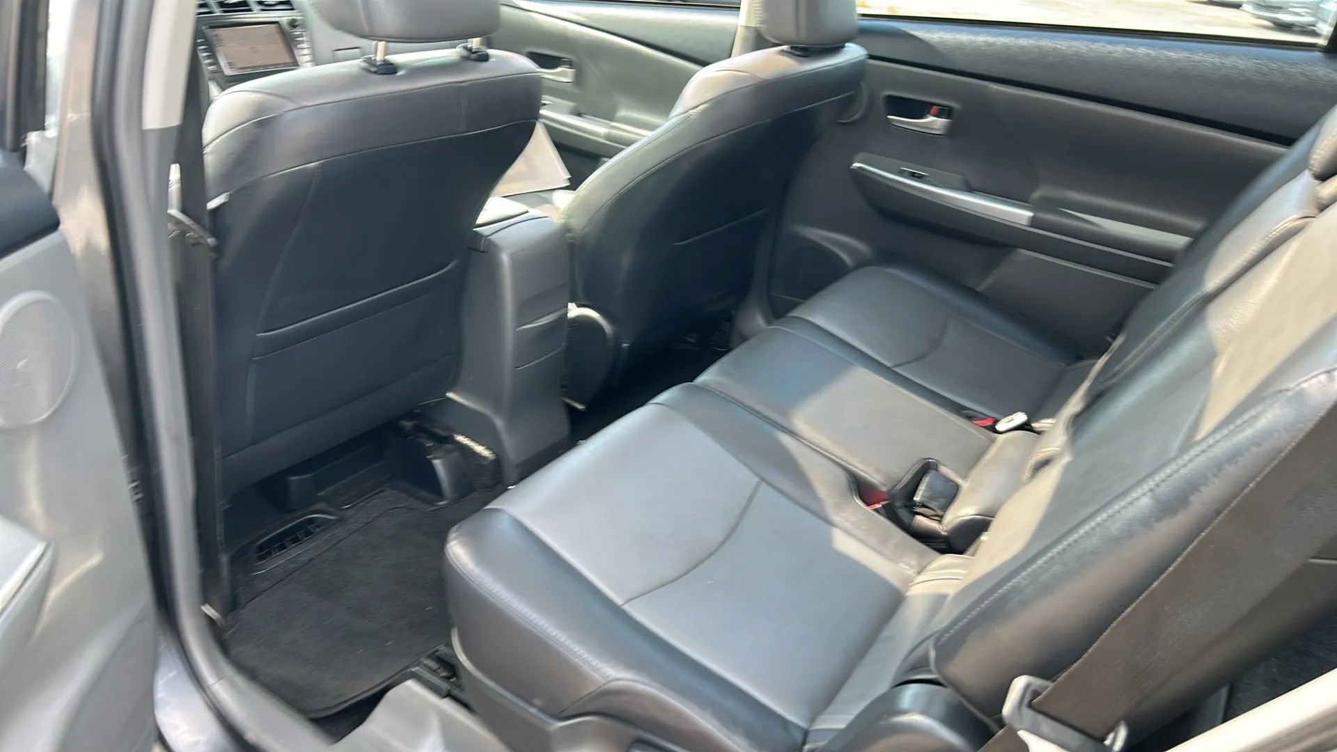 Used 2012 Toyota Prius V Five FWD image 6