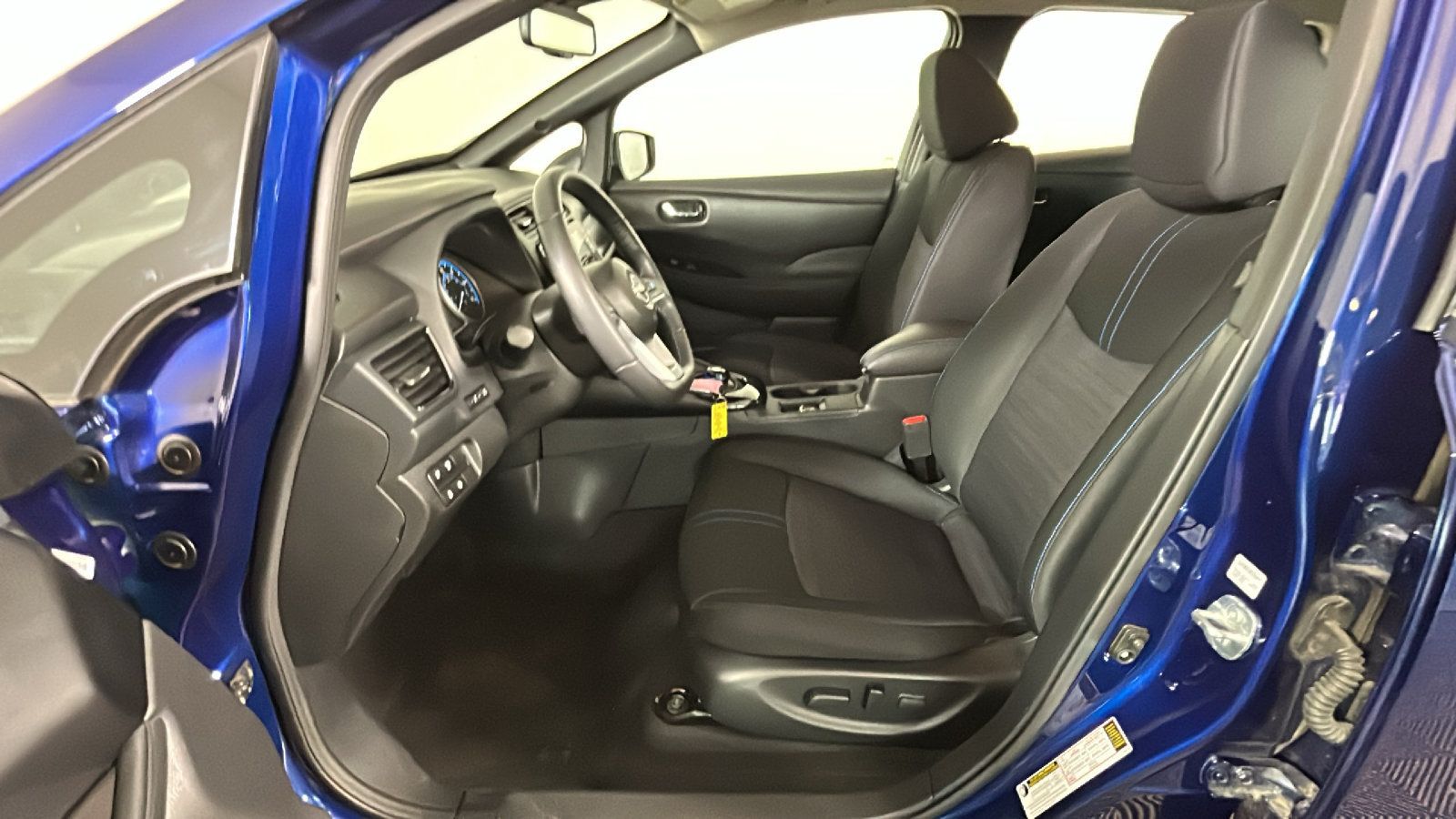 Used 2025 Nissan Leaf SV Plus FWD image 14