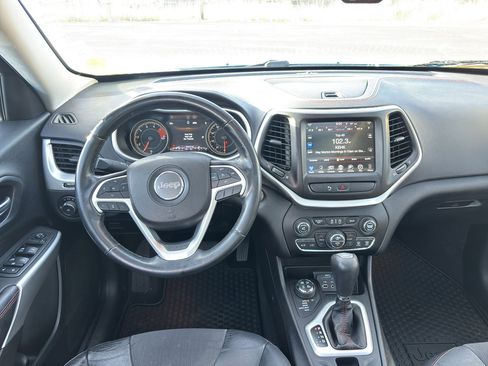 Used 2018 Jeep Cherokee Trailhawk w/ Comfort/Convenience Group image 17