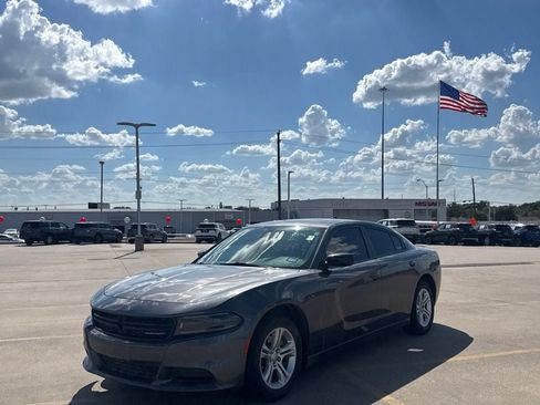 Used 2023 Dodge Charger SXT RWD image 9