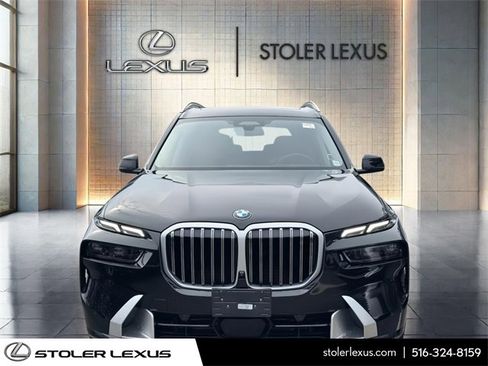 Used 2024 BMW X7 xDrive40i w/ Executive Package image 2