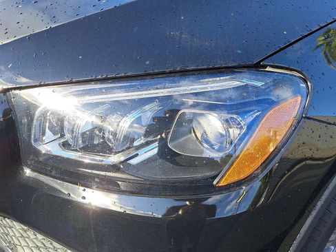 Used 2023 Mercedes-Benz GLS 450 4MATIC image 8