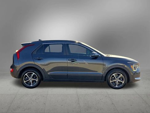 Certified 2023 Kia Niro EX image 7