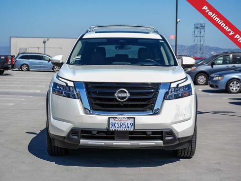 Used 2024 Nissan Pathfinder Platinum w/ Cargo Package FWD image 2