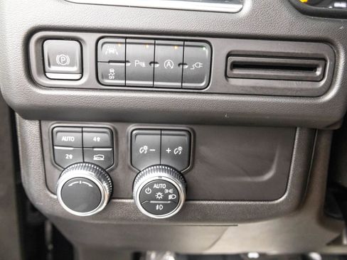 Used 2021 GMC Yukon XL SLT image 18