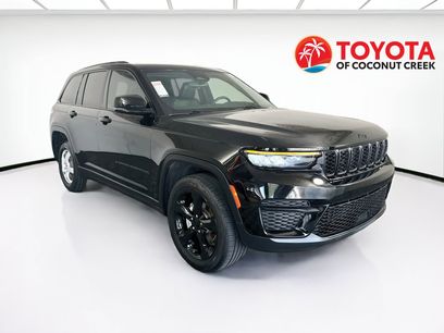 Used 2023 Jeep Grand Cherokee Altitude