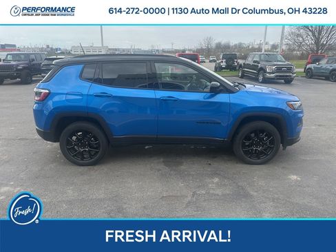 Used 2023 Jeep Compass Altitude w/ Sun and Sound Group image 3