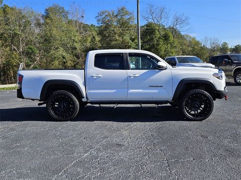 Used 2020 Toyota Tacoma TRD Off-Road image 12