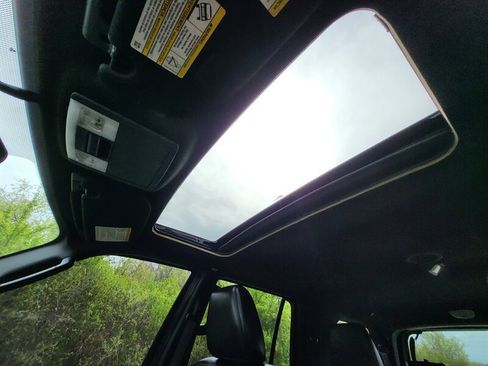 Used 2015 Ford Expedition Limited w/ Equipment Group 301A AWD/4WD image 27