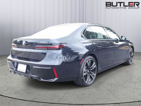 Used 2023 BMW 740i RWD image 6