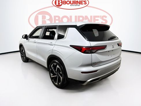 Used 2024 Mitsubishi Outlander SE AWD/4WD image 8