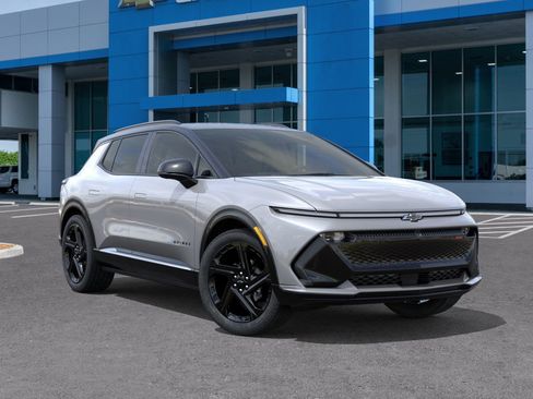 New 2026 Chevrolet Equinox EV RS image 7