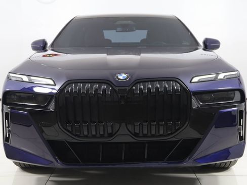 Used 2023 BMW 760i xDrive image 68