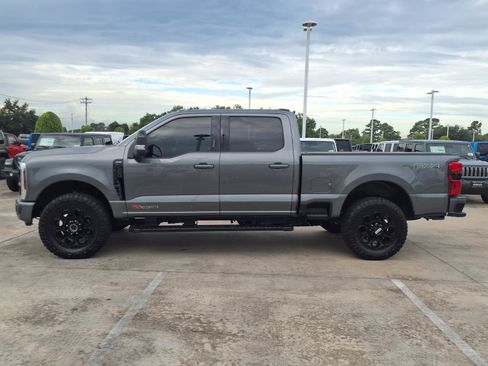 Used 2024 Ford F250 Lariat w/ Black Appearance Package AWD/4WD image 8
