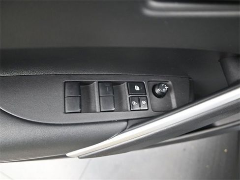 Used 2024 Toyota Corolla Cross SE w/ Moonroof Package image 14