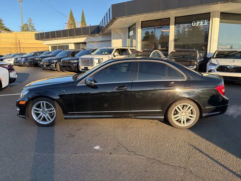 Used 2013 Mercedes-Benz C 250 Sedan image 2