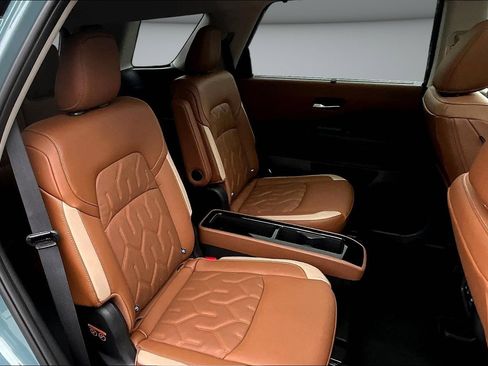 New 2026 Nissan Pathfinder Platinum image 10