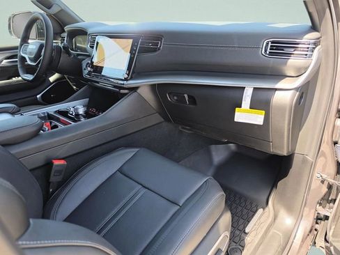 New 2026 Jeep Grand Wagoneer L Limited AWD/4WD image 15