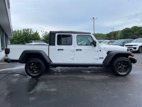 Used 2023 Jeep Gladiator Sport AWD/4WD image 4