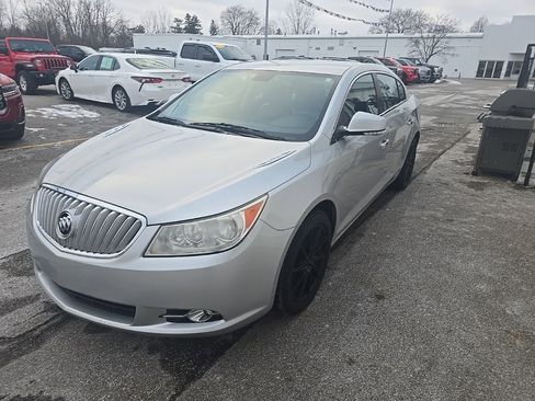 Used 2011 Buick LaCrosse CXL image 2