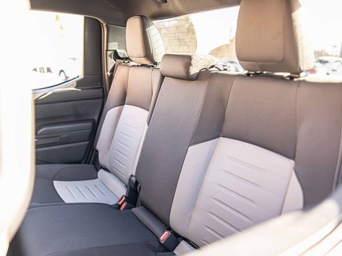 Used 2025 Toyota Tacoma TRD Sport image 32