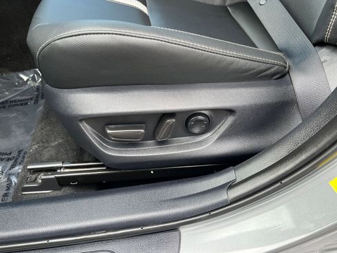 Used 2025 Toyota Camry SE image 22