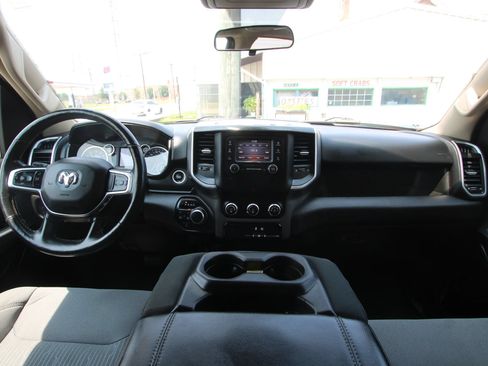 Used 2019 RAM 1500 Big Horn AWD/4WD image 13