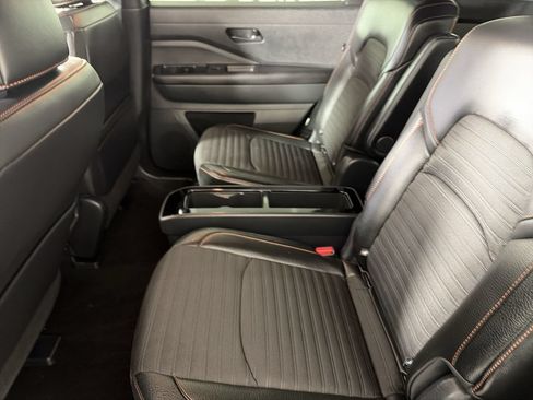 Used 2025 Nissan Pathfinder Rock Creek AWD/4WD image 23
