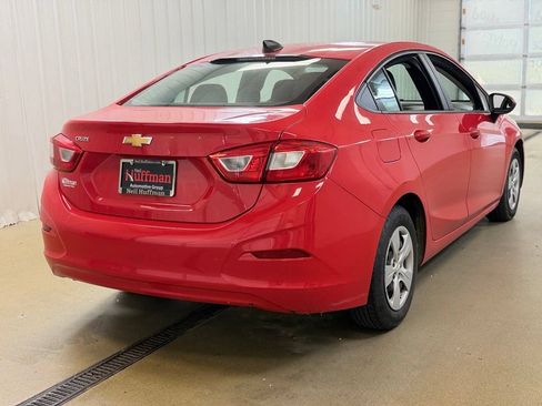 Used 2017 Chevrolet Cruze LS FWD image 5