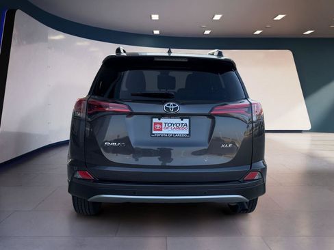 Used 2018 Toyota RAV4 XLE FWD image 4