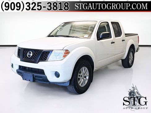 Used 2019 Nissan Frontier SV image 1