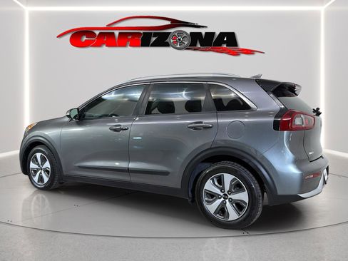 Used 2017 Kia Niro EX FWD image 9