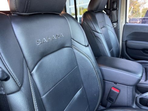 Used 2022 Jeep Wrangler Unlimited Sahara w/ Cold Weather Group image 32