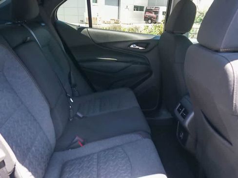 Used 2024 Chevrolet Equinox LT FWD image 15