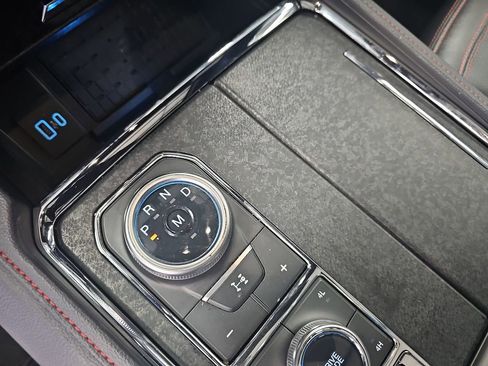 Used 2024 Ford Expedition Limited AWD/4WD image 25