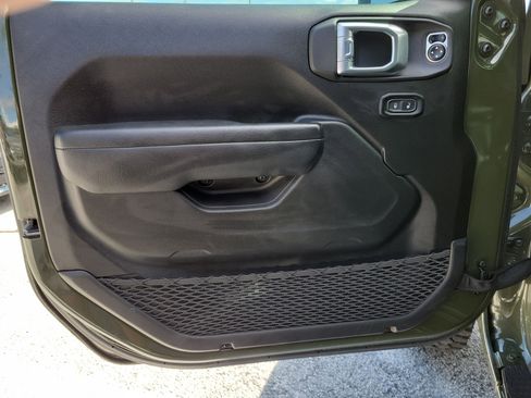 Used 2024 Jeep Wrangler Sport S image 11