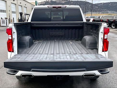 Used 2022 Chevrolet Silverado 1500 High Country w/ Z71 Off-Road Package image 18