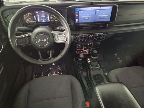 Certified 2024 Jeep Wrangler Unlimited Rubicon image 11