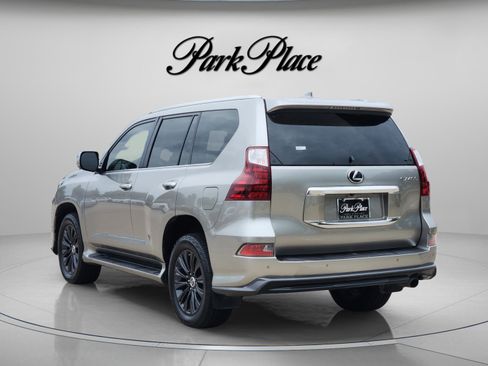 Used 2022 Lexus GX 460 Premium w/ Accessory Package AWD/4WD image 3