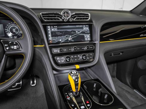 Certified 2024 Bentley Bentayga AWD/4WD image 30