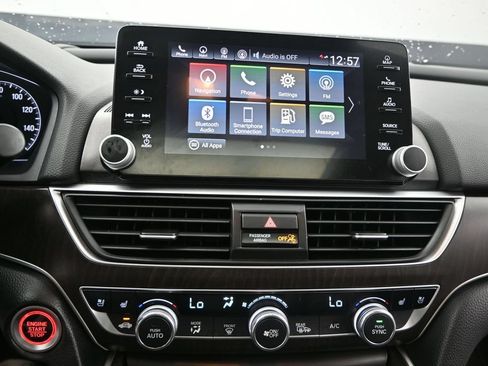 Used 2018 Honda Accord Touring image 17