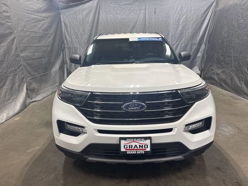 Used 2020 Ford Explorer XLT w/ Equipment Group 202A AWD/4WD image 5