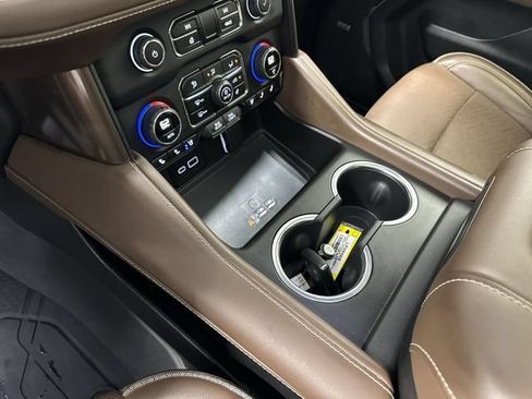 Certified 2023 Chevrolet Suburban High Country w/ Advanced Technology Package AWD/4WD image 26