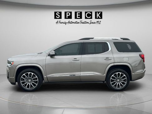 Used 2022 GMC Acadia Denali w/ Denali Technology Package FWD image 2